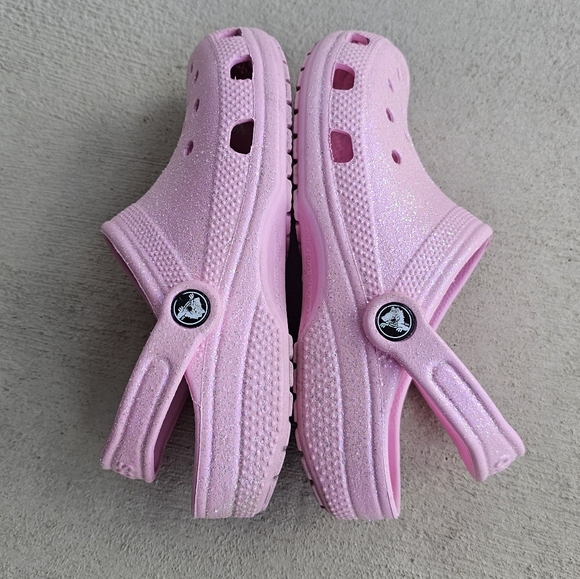 Crocs Girls Classic Glitter Clogs - Picture 7 of 9